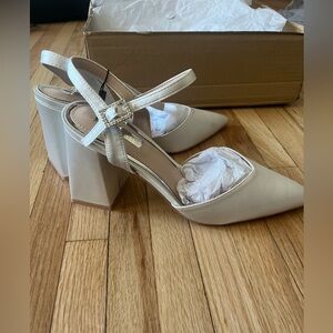NWT Bridal Be Mine Bridal Frankie embellished heeled shoes in ivory satin size 7